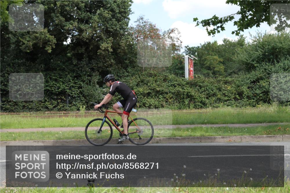 10.08.2025 - GEWOBA Citytriathlon Bremen Yannick Fuchs http://msf.ph/oto/8568271 10.08.2025 12:55:37 Radfahren 636, 658, 729, 804, 843, 880, 982, 1033 meine-sportfotos.de