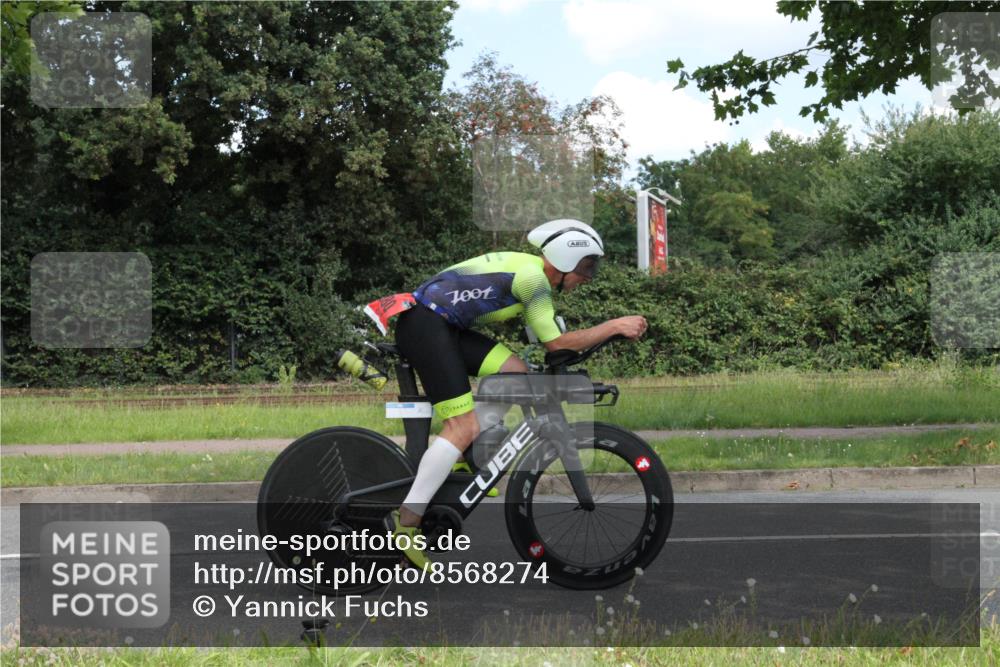 10.08.2025 - GEWOBA Citytriathlon Bremen Yannick Fuchs http://msf.ph/oto/8568274 10.08.2025 12:55:39 Radfahren 636, 658, 729, 779, 804, 843, 880, 982, 1033 meine-sportfotos.de