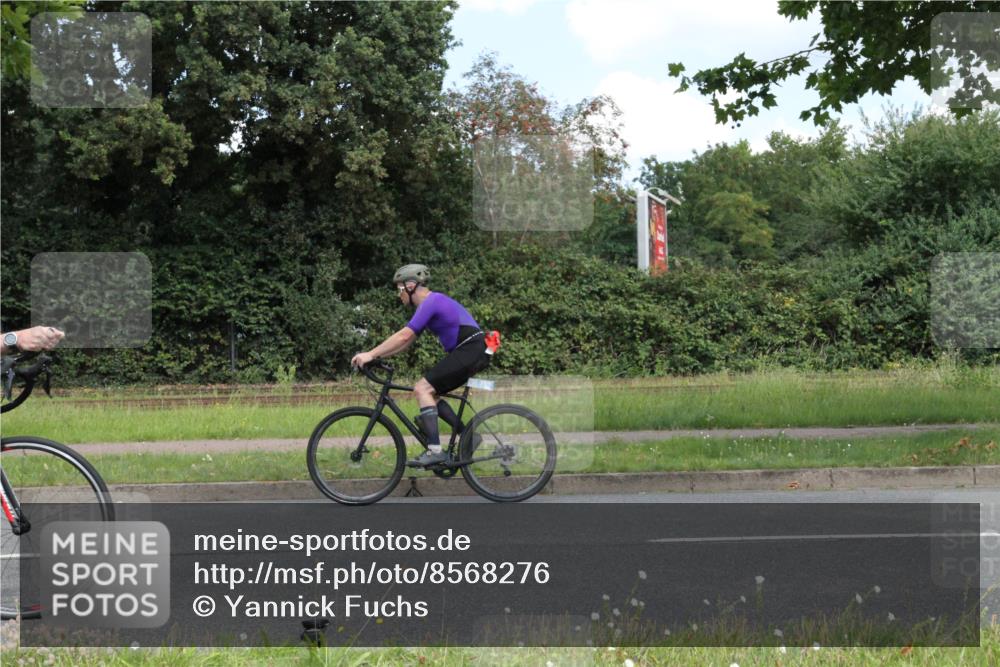 10.08.2025 - GEWOBA Citytriathlon Bremen Yannick Fuchs http://msf.ph/oto/8568276 10.08.2025 12:55:41 Radfahren 636, 658, 729, 779, 804, 843, 880, 890, 1033 meine-sportfotos.de