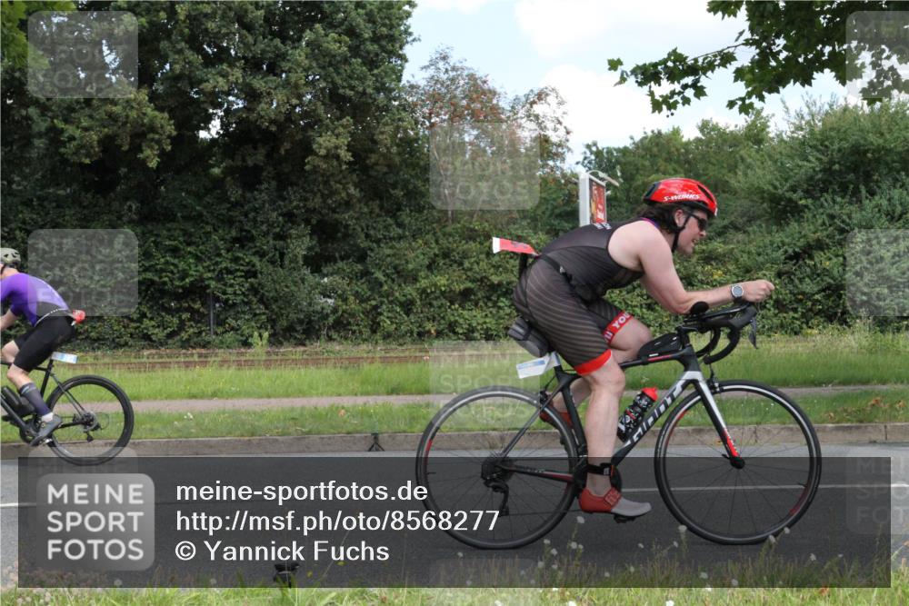 10.08.2025 - GEWOBA Citytriathlon Bremen Yannick Fuchs http://msf.ph/oto/8568277 10.08.2025 12:55:41 Radfahren 636, 658, 729, 779, 804, 843, 880, 890, 1033 meine-sportfotos.de