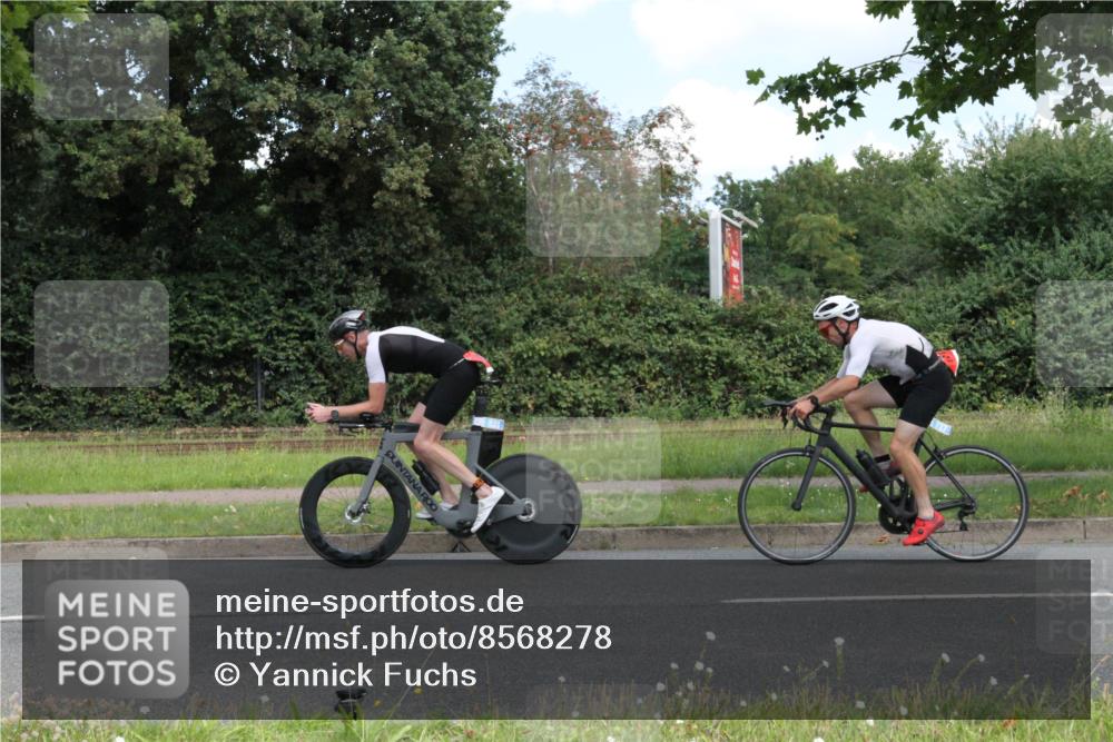 10.08.2025 - GEWOBA Citytriathlon Bremen Yannick Fuchs http://msf.ph/oto/8568278 10.08.2025 12:55:42 Radfahren 636, 658, 729, 779, 804, 843, 880, 890, 1033 meine-sportfotos.de
