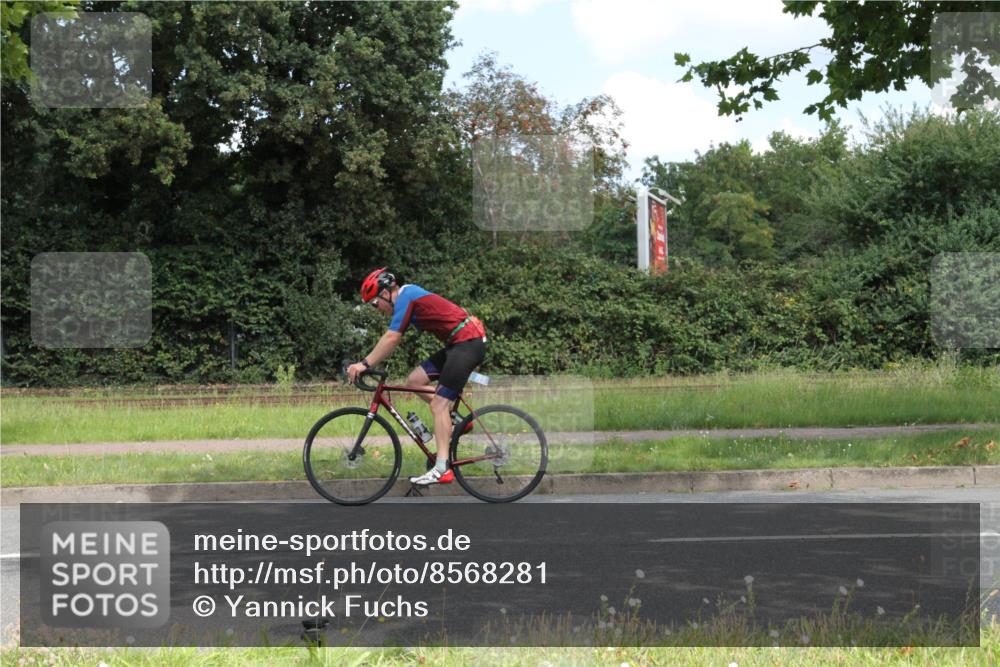 10.08.2025 - GEWOBA Citytriathlon Bremen Yannick Fuchs http://msf.ph/oto/8568281 10.08.2025 12:55:44 Radfahren 636, 658, 729, 779, 804, 843, 880, 890, 896 meine-sportfotos.de
