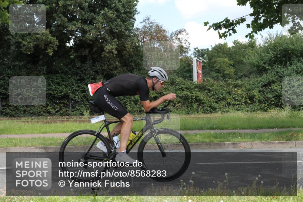 10.08.2025 - GEWOBA Citytriathlon Bremen Yannick Fuchs http://msf.ph/oto/8568283 10.08.2025 12:55:48 Radfahren 636, 658, 729, 779, 804, 843, 880, 883, 890, 896 meine-sportfotos.de