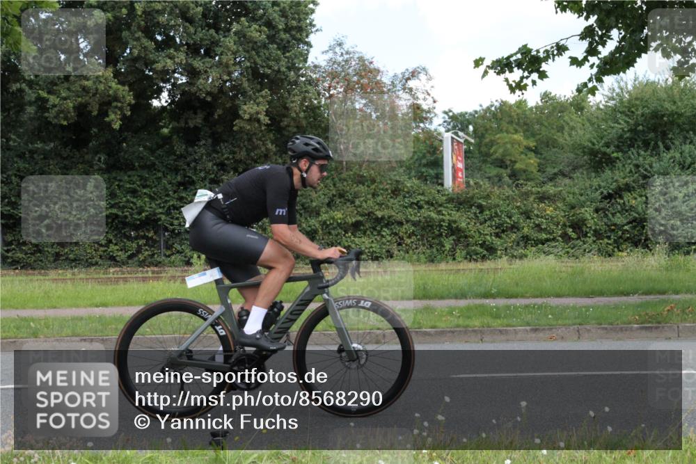 10.08.2025 - GEWOBA Citytriathlon Bremen Yannick Fuchs http://msf.ph/oto/8568290 10.08.2025 12:56:03 Radfahren 589, 662, 765, 779, 784, 883, 890, 896, 1024, 1025 meine-sportfotos.de