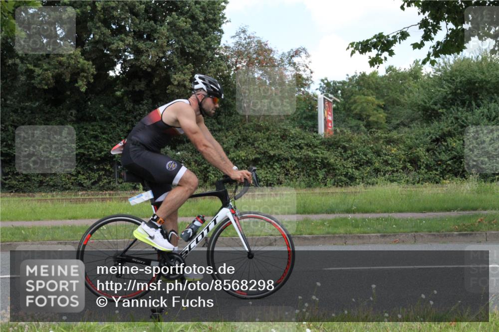 10.08.2025 - GEWOBA Citytriathlon Bremen Yannick Fuchs http://msf.ph/oto/8568298 10.08.2025 12:56:09 Radfahren 589, 662, 764, 765, 784, 883, 896, 1024, 1025 meine-sportfotos.de