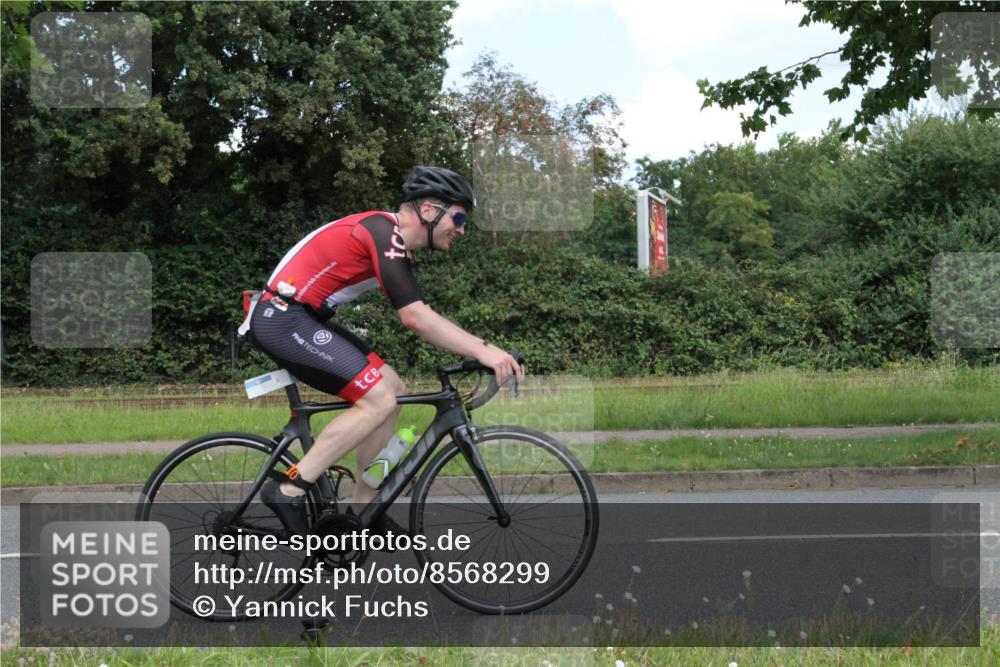 10.08.2025 - GEWOBA Citytriathlon Bremen Yannick Fuchs http://msf.ph/oto/8568299 10.08.2025 12:56:11 Radfahren 589, 662, 764, 765, 784, 844, 1024, 1025 meine-sportfotos.de