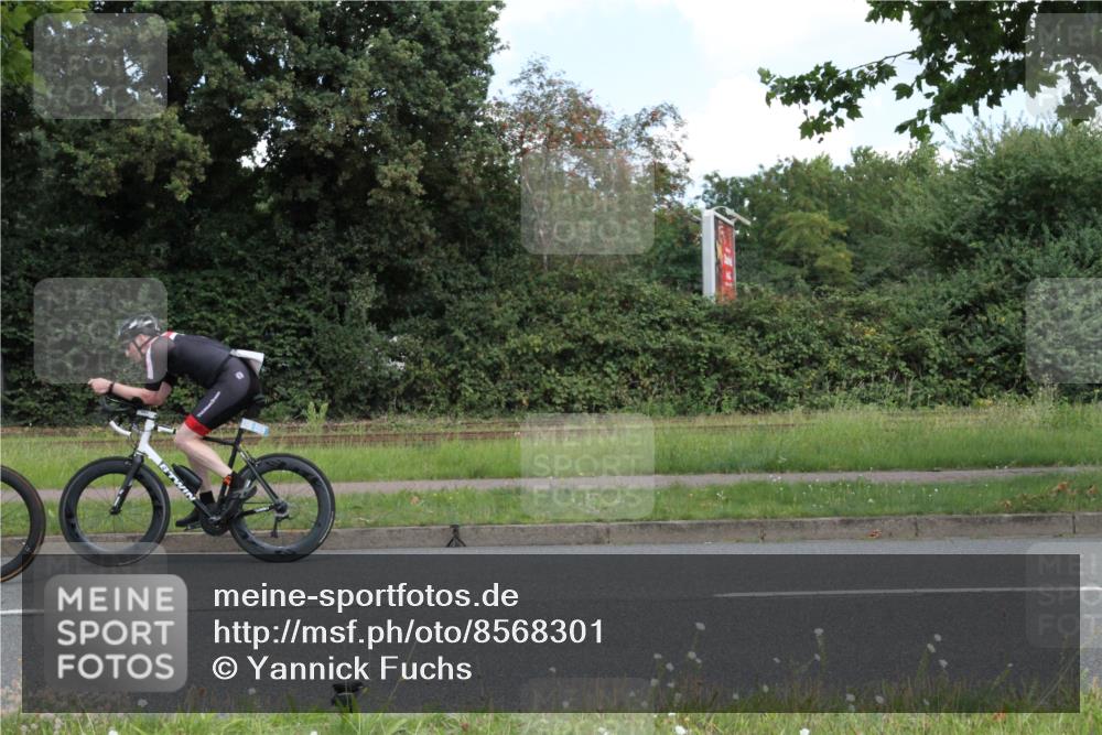 10.08.2025 - GEWOBA Citytriathlon Bremen Yannick Fuchs http://msf.ph/oto/8568301 10.08.2025 12:56:12 Radfahren 589, 662, 764, 765, 784, 844, 1024, 1025 meine-sportfotos.de