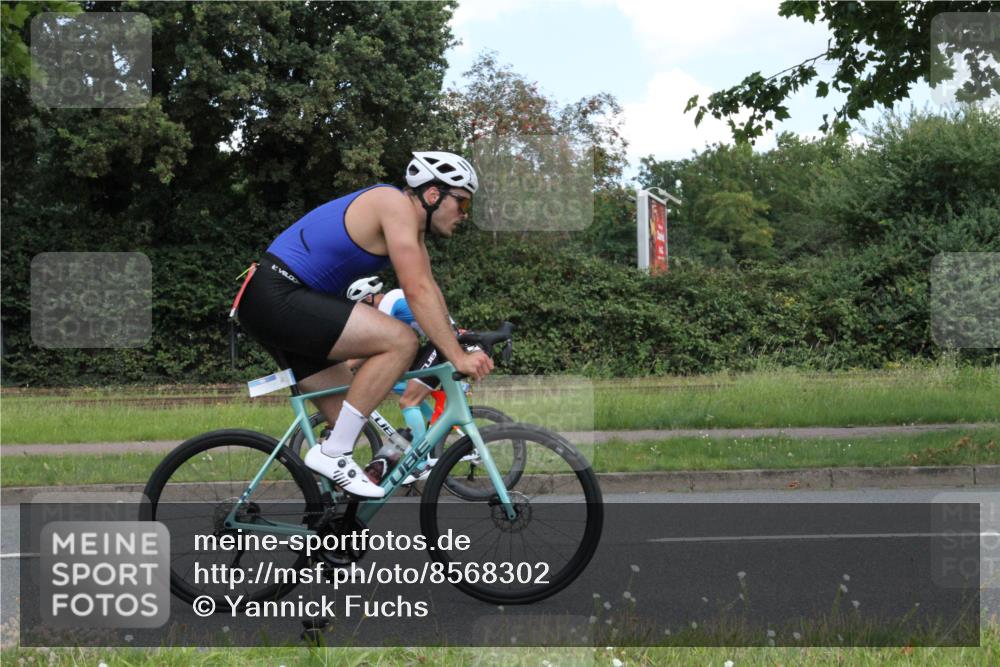 10.08.2025 - GEWOBA Citytriathlon Bremen Yannick Fuchs http://msf.ph/oto/8568302 10.08.2025 12:56:14 Radfahren 589, 662, 764, 765, 784, 844, 1024, 1025 meine-sportfotos.de