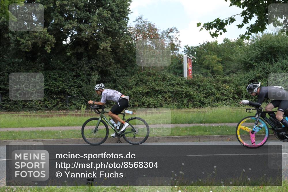 10.08.2025 - GEWOBA Citytriathlon Bremen Yannick Fuchs http://msf.ph/oto/8568304 10.08.2025 12:56:19 Radfahren 555, 567, 589, 662, 678, 721, 764, 784, 814, 844, 1024, 1025 meine-sportfotos.de