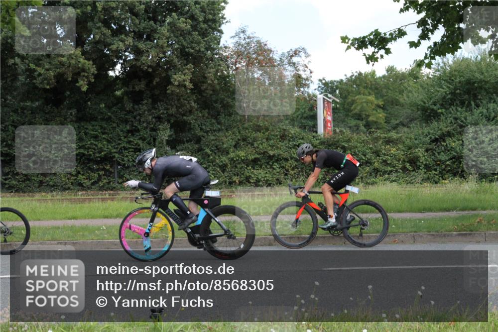 10.08.2025 - GEWOBA Citytriathlon Bremen Yannick Fuchs http://msf.ph/oto/8568305 10.08.2025 12:56:20 Radfahren 555, 567, 589, 662, 678, 721, 764, 784, 814, 844 meine-sportfotos.de