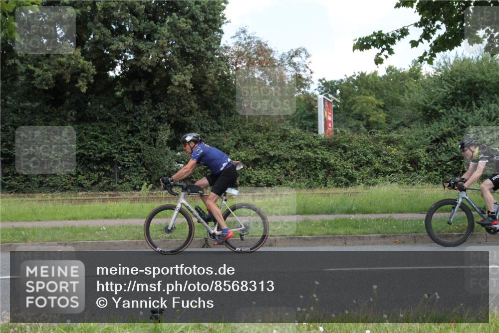 10.08.2025 - GEWOBA Citytriathlon Bremen Yannick Fuchs http://msf.ph/oto/8568313 10.08.2025 12:56:30 Radfahren 555, 567, 678, 706, 721, 737, 749, 764, 772, 782, 814, 831, 844 meine-sportfotos.de