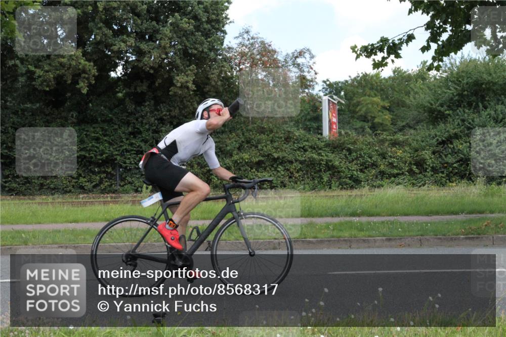 10.08.2025 - GEWOBA Citytriathlon Bremen Yannick Fuchs http://msf.ph/oto/8568317 10.08.2025 12:56:33 Radfahren 555, 567, 678, 706, 721, 737, 749, 764, 772, 782, 814, 831, 844 meine-sportfotos.de