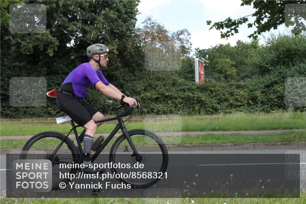 10.08.2025 - GEWOBA Citytriathlon Bremen Yannick Fuchs http://msf.ph/oto/8568321 10.08.2025 12:56:37 Radfahren 555, 567, 597, 678, 706, 721, 737, 749, 772, 782, 814, 815, 831 meine-sportfotos.de