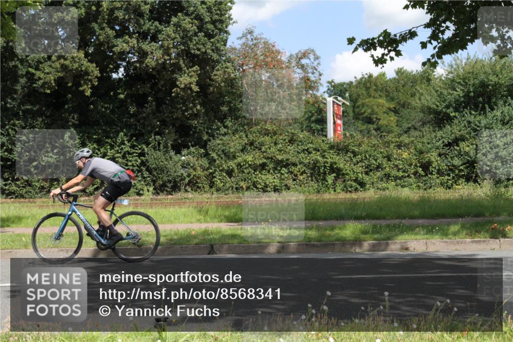 10.08.2025 - GEWOBA Citytriathlon Bremen Yannick Fuchs http://msf.ph/oto/8568341 10.08.2025 12:57:01 Radfahren 559, 597, 672, 723, 730, 755, 830, 879, 913, 969, 1003, 1014 meine-sportfotos.de