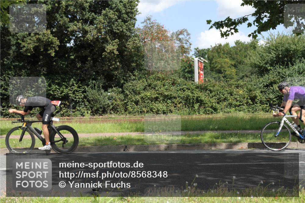10.08.2025 - GEWOBA Citytriathlon Bremen Yannick Fuchs http://msf.ph/oto/8568348 10.08.2025 12:57:04 Radfahren 559, 672, 723, 730, 755, 758, 830, 879, 913, 940, 969, 1003, 1014 meine-sportfotos.de