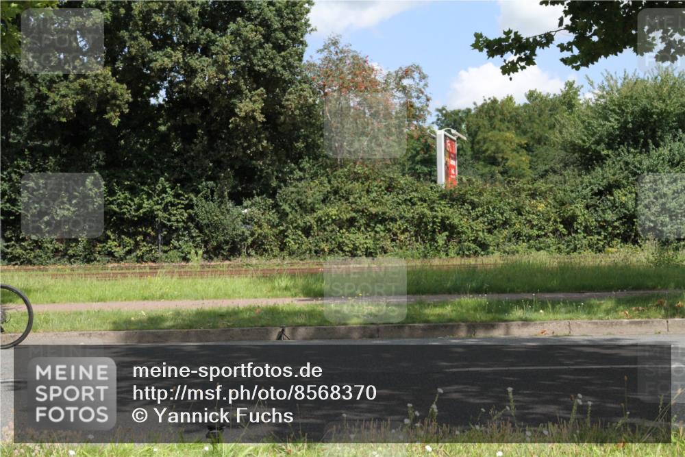 10.08.2025 - GEWOBA Citytriathlon Bremen Yannick Fuchs http://msf.ph/oto/8568370 10.08.2025 12:57:13 Radfahren 559, 572, 723, 730, 758, 849, 879, 900, 940, 969, 1003 meine-sportfotos.de