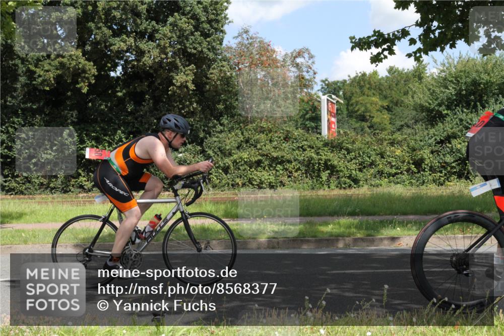 10.08.2025 - GEWOBA Citytriathlon Bremen Yannick Fuchs http://msf.ph/oto/8568377 10.08.2025 12:57:17 Radfahren 559, 572, 723, 730, 758, 849, 892, 900, 940, 969, 1003 meine-sportfotos.de