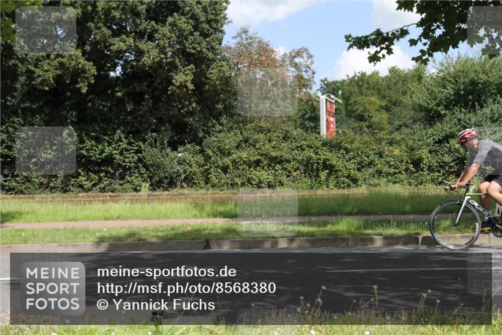 10.08.2025 - GEWOBA Citytriathlon Bremen Yannick Fuchs http://msf.ph/oto/8568380 10.08.2025 12:57:22 Radfahren 572, 690, 720, 730, 758, 849, 892, 900, 940, 969 meine-sportfotos.de