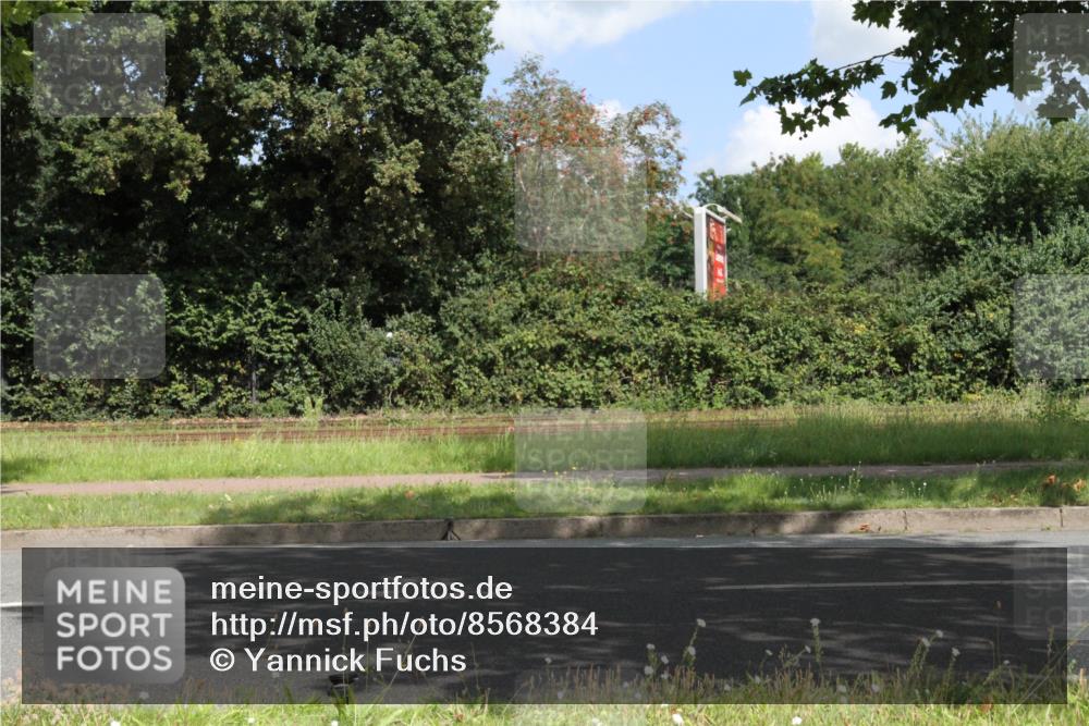 10.08.2025 - GEWOBA Citytriathlon Bremen Yannick Fuchs http://msf.ph/oto/8568384 10.08.2025 12:57:24 Radfahren 572, 690, 720, 758, 849, 892, 900, 940, 969 meine-sportfotos.de