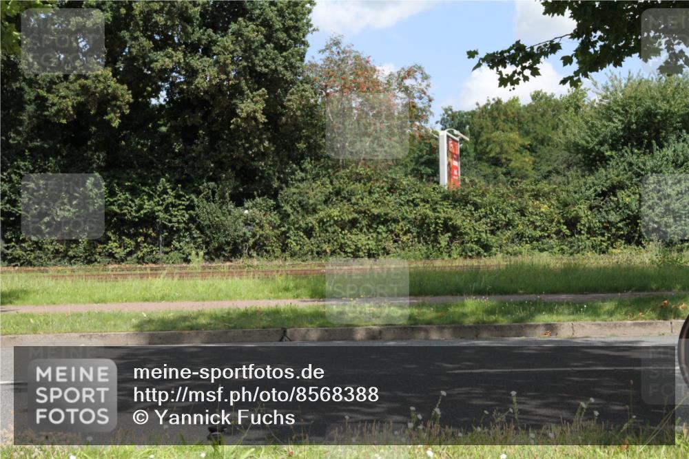 10.08.2025 - GEWOBA Citytriathlon Bremen Yannick Fuchs http://msf.ph/oto/8568388 10.08.2025 12:57:25 Radfahren 572, 690, 720, 758, 849, 892, 900, 940, 969 meine-sportfotos.de