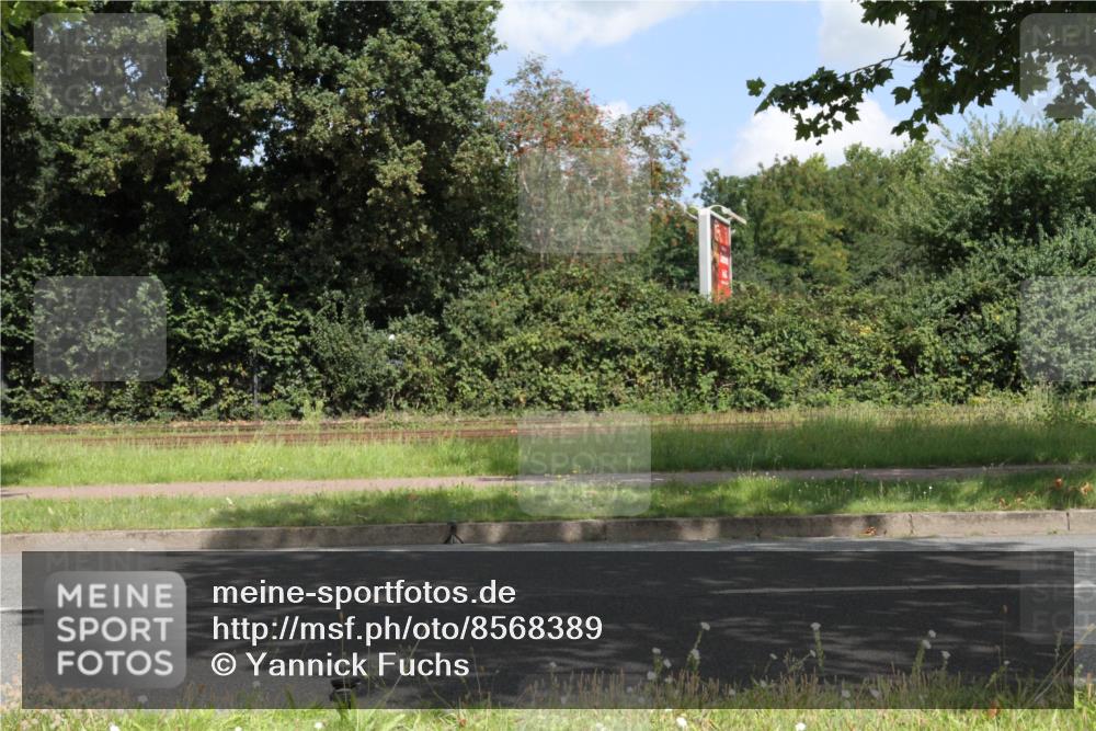 10.08.2025 - GEWOBA Citytriathlon Bremen Yannick Fuchs http://msf.ph/oto/8568389 10.08.2025 12:57:25 Radfahren 572, 690, 720, 758, 849, 892, 900, 940, 969 meine-sportfotos.de