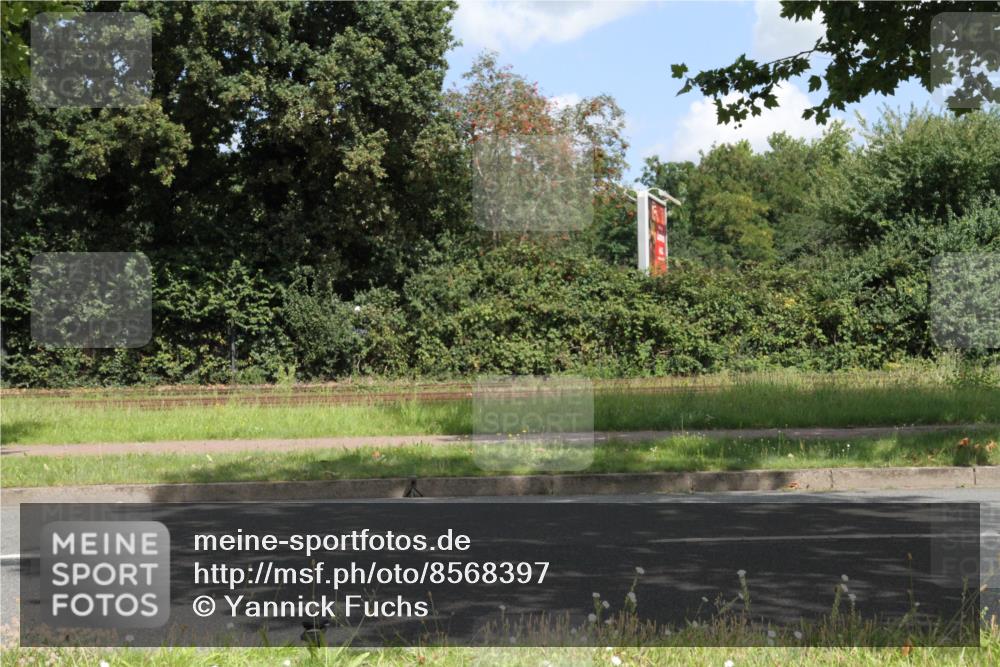 10.08.2025 - GEWOBA Citytriathlon Bremen Yannick Fuchs http://msf.ph/oto/8568397 10.08.2025 12:57:30 Radfahren 572, 690, 720, 825, 849, 892, 900 meine-sportfotos.de