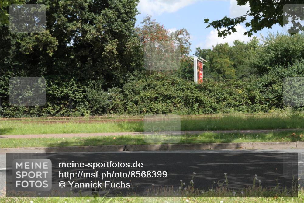 10.08.2025 - GEWOBA Citytriathlon Bremen Yannick Fuchs http://msf.ph/oto/8568399 10.08.2025 12:57:30 Radfahren 572, 690, 720, 825, 849, 892, 900 meine-sportfotos.de