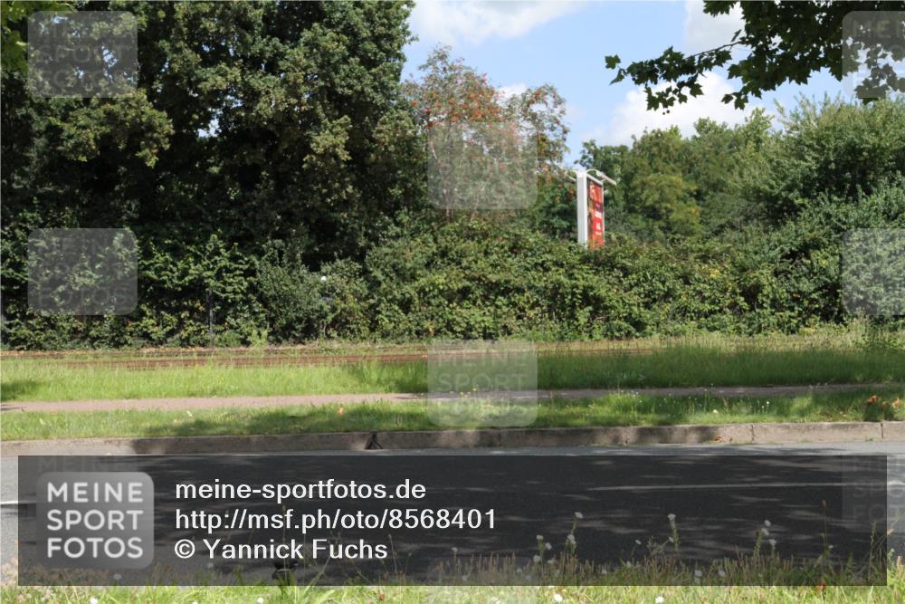 10.08.2025 - GEWOBA Citytriathlon Bremen Yannick Fuchs http://msf.ph/oto/8568401 10.08.2025 12:57:31 Radfahren 572, 690, 720, 825, 892, 900, 1018 meine-sportfotos.de