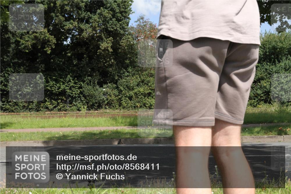 10.08.2025 - GEWOBA Citytriathlon Bremen Yannick Fuchs http://msf.ph/oto/8568411 10.08.2025 12:57:34 Radfahren 572, 690, 720, 825, 853, 892, 900, 1018 meine-sportfotos.de