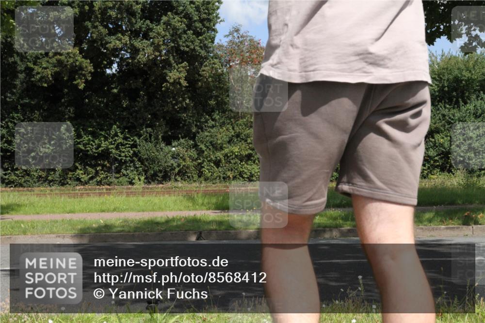 10.08.2025 - GEWOBA Citytriathlon Bremen Yannick Fuchs http://msf.ph/oto/8568412 10.08.2025 12:57:35 Radfahren 572, 690, 720, 825, 853, 892, 900, 1018 meine-sportfotos.de
