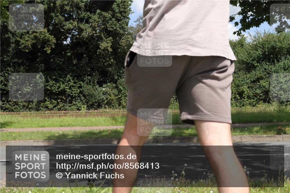 10.08.2025 - GEWOBA Citytriathlon Bremen Yannick Fuchs http://msf.ph/oto/8568413 10.08.2025 12:57:35 Radfahren 572, 690, 720, 825, 853, 892, 900, 1018 meine-sportfotos.de