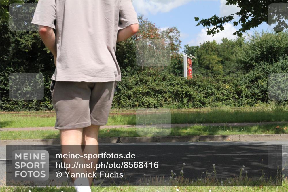 10.08.2025 - GEWOBA Citytriathlon Bremen Yannick Fuchs http://msf.ph/oto/8568416 10.08.2025 12:57:36 Radfahren 690, 720, 825, 853, 869, 892, 900, 1018 meine-sportfotos.de