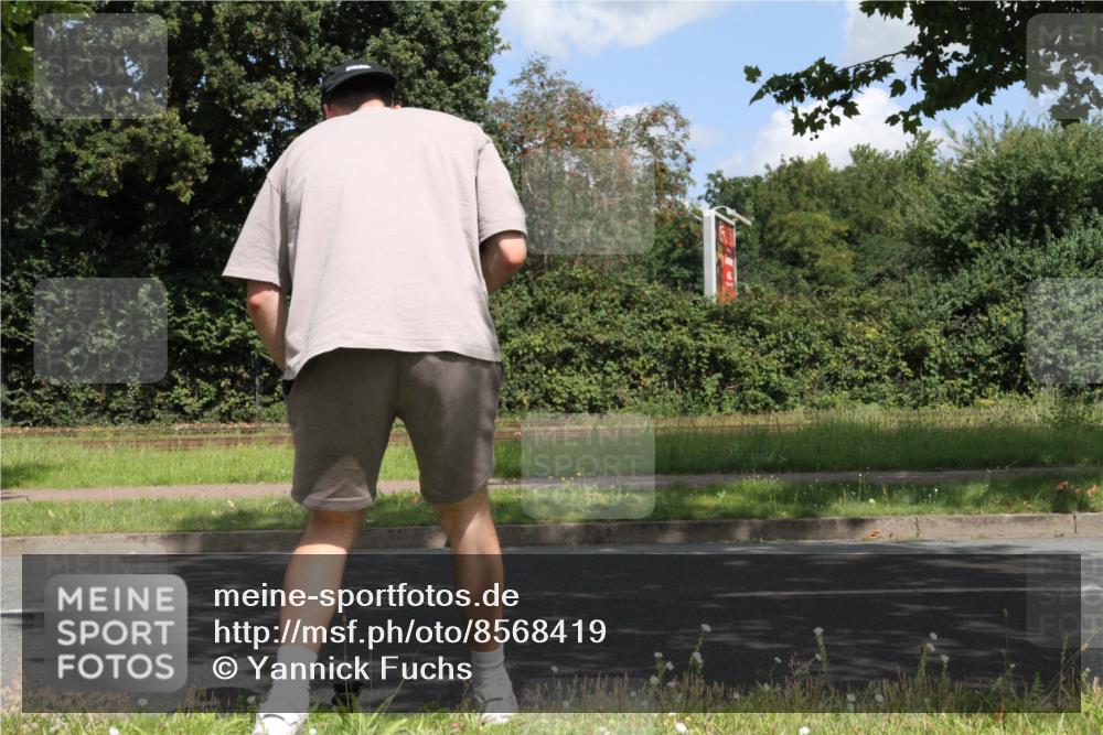 10.08.2025 - GEWOBA Citytriathlon Bremen Yannick Fuchs http://msf.ph/oto/8568419 10.08.2025 12:57:37 Radfahren 690, 720, 825, 853, 869, 892, 900, 1018 meine-sportfotos.de