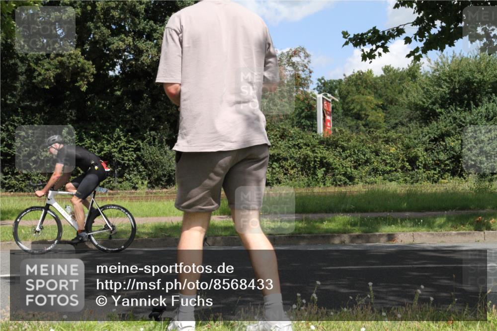 10.08.2025 - GEWOBA Citytriathlon Bremen Yannick Fuchs http://msf.ph/oto/8568433 10.08.2025 12:57:46 Radfahren 650, 660, 671, 690, 825, 853, 869, 1018 meine-sportfotos.de