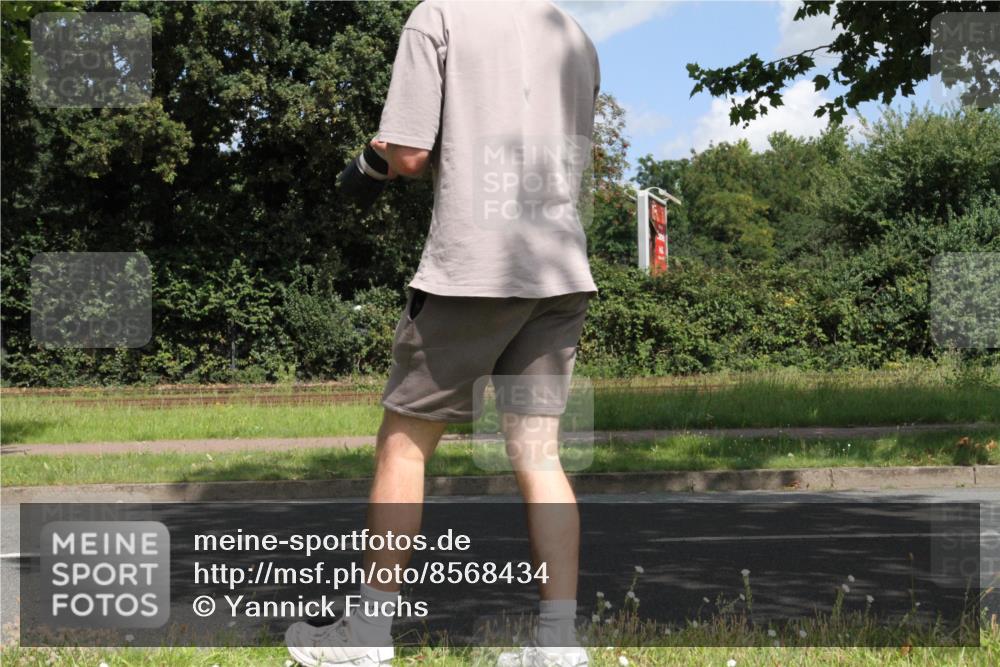 10.08.2025 - GEWOBA Citytriathlon Bremen Yannick Fuchs http://msf.ph/oto/8568434 10.08.2025 12:57:46 Radfahren 650, 660, 671, 690, 825, 853, 869, 1018 meine-sportfotos.de