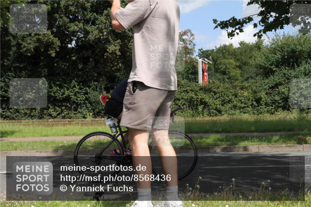 10.08.2025 - GEWOBA Citytriathlon Bremen Yannick Fuchs http://msf.ph/oto/8568436 10.08.2025 12:57:47 Radfahren 650, 660, 671, 690, 825, 853, 869, 1018 meine-sportfotos.de