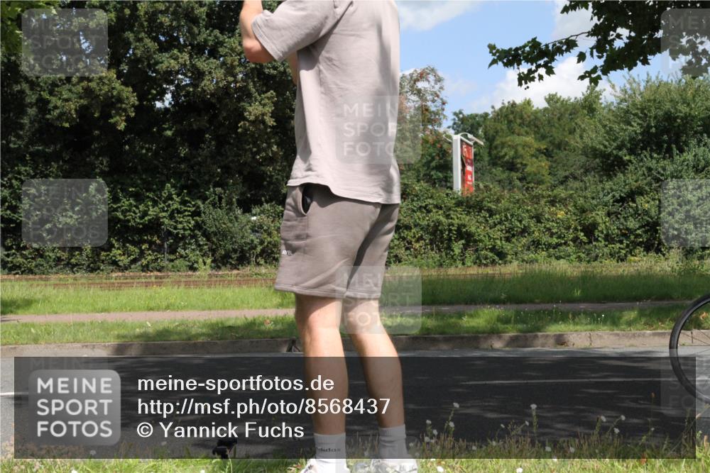 10.08.2025 - GEWOBA Citytriathlon Bremen Yannick Fuchs http://msf.ph/oto/8568437 10.08.2025 12:57:47 Radfahren 650, 660, 671, 690, 825, 853, 869, 1018 meine-sportfotos.de