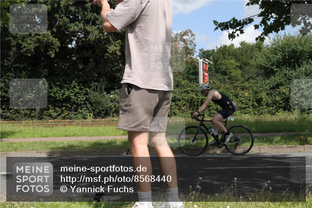 10.08.2025 - GEWOBA Citytriathlon Bremen Yannick Fuchs http://msf.ph/oto/8568440 10.08.2025 12:57:48 Radfahren 650, 660, 671, 825, 853, 869, 1018 meine-sportfotos.de