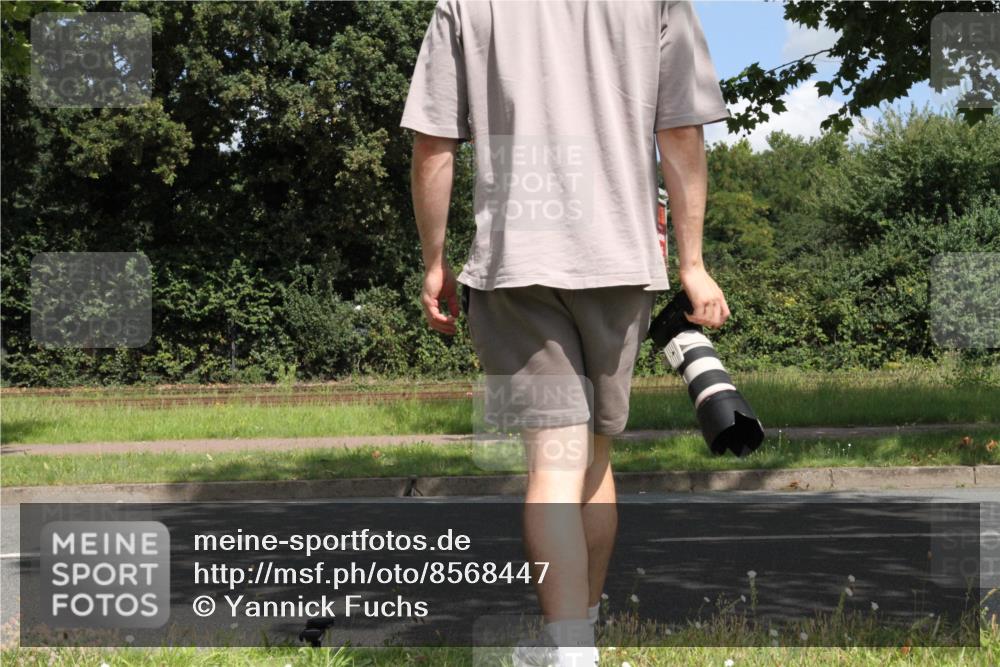 10.08.2025 - GEWOBA Citytriathlon Bremen Yannick Fuchs http://msf.ph/oto/8568447 10.08.2025 12:57:50 Radfahren 650, 660, 671, 825, 853, 869, 920, 1018 meine-sportfotos.de