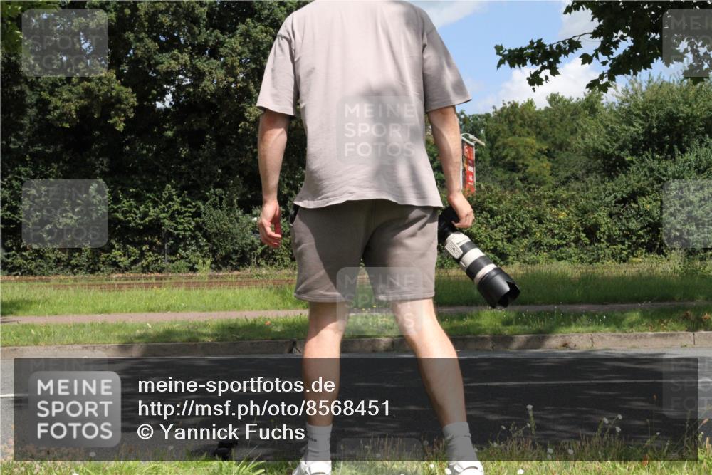 10.08.2025 - GEWOBA Citytriathlon Bremen Yannick Fuchs http://msf.ph/oto/8568451 10.08.2025 12:57:52 Radfahren 650, 660, 671, 825, 853, 869, 920, 1018 meine-sportfotos.de