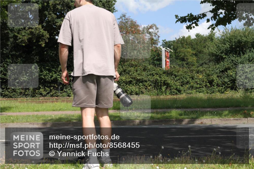 10.08.2025 - GEWOBA Citytriathlon Bremen Yannick Fuchs http://msf.ph/oto/8568455 10.08.2025 12:57:53 Radfahren 650, 660, 671, 825, 853, 869, 920, 1018 meine-sportfotos.de
