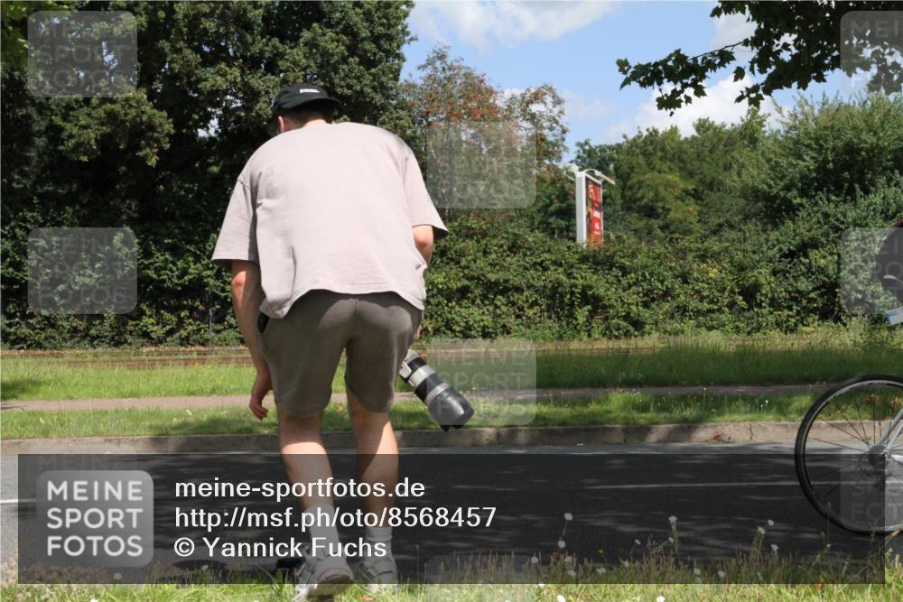 10.08.2025 - GEWOBA Citytriathlon Bremen Yannick Fuchs http://msf.ph/oto/8568457 10.08.2025 12:57:54 Radfahren 650, 660, 671, 825, 853, 869, 920, 1018 meine-sportfotos.de