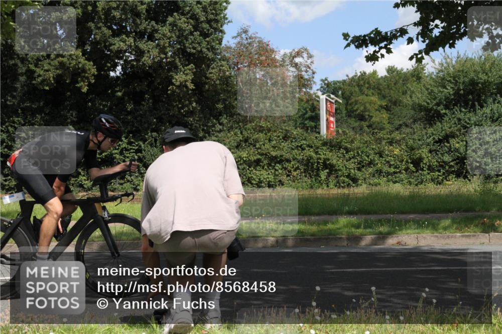 10.08.2025 - GEWOBA Citytriathlon Bremen Yannick Fuchs http://msf.ph/oto/8568458 10.08.2025 12:57:54 Radfahren 650, 660, 671, 825, 853, 869, 920, 1018 meine-sportfotos.de