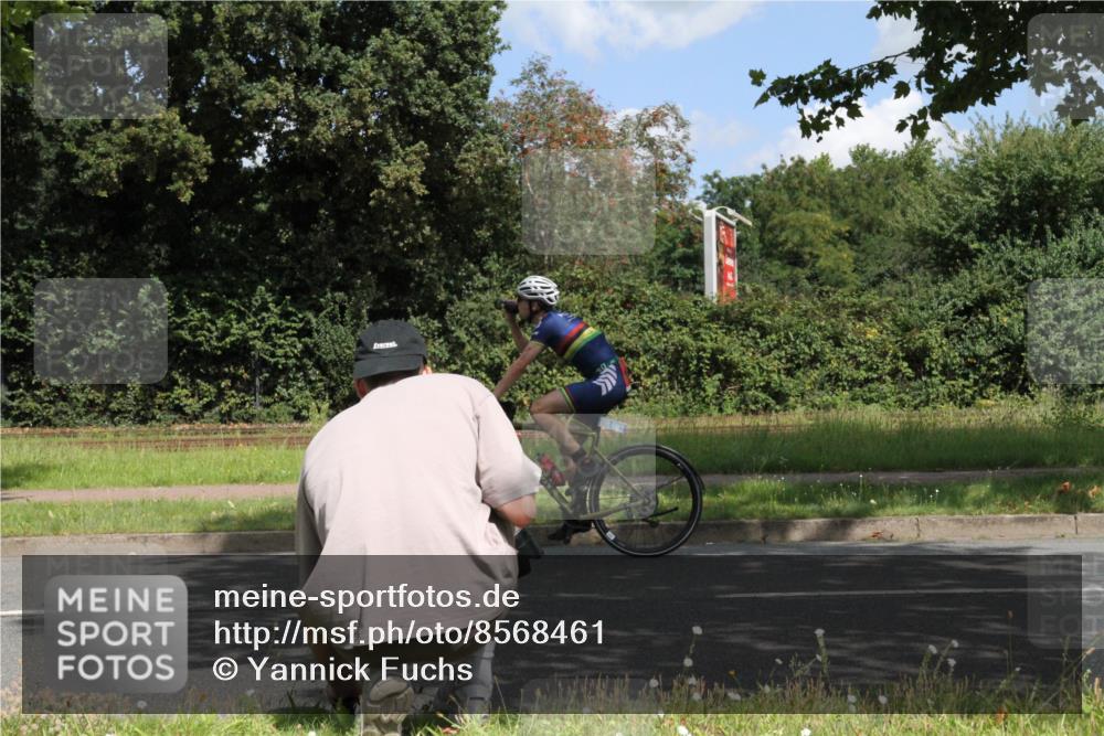 10.08.2025 - GEWOBA Citytriathlon Bremen Yannick Fuchs http://msf.ph/oto/8568461 10.08.2025 12:57:56 Radfahren 650, 660, 671, 853, 869, 920, 1018 meine-sportfotos.de
