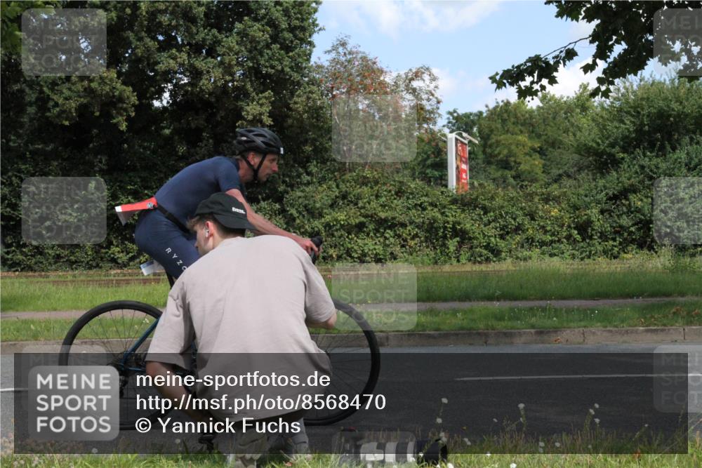 10.08.2025 - GEWOBA Citytriathlon Bremen Yannick Fuchs http://msf.ph/oto/8568470 10.08.2025 12:58:10 Radfahren 619, 671, 813, 920 meine-sportfotos.de