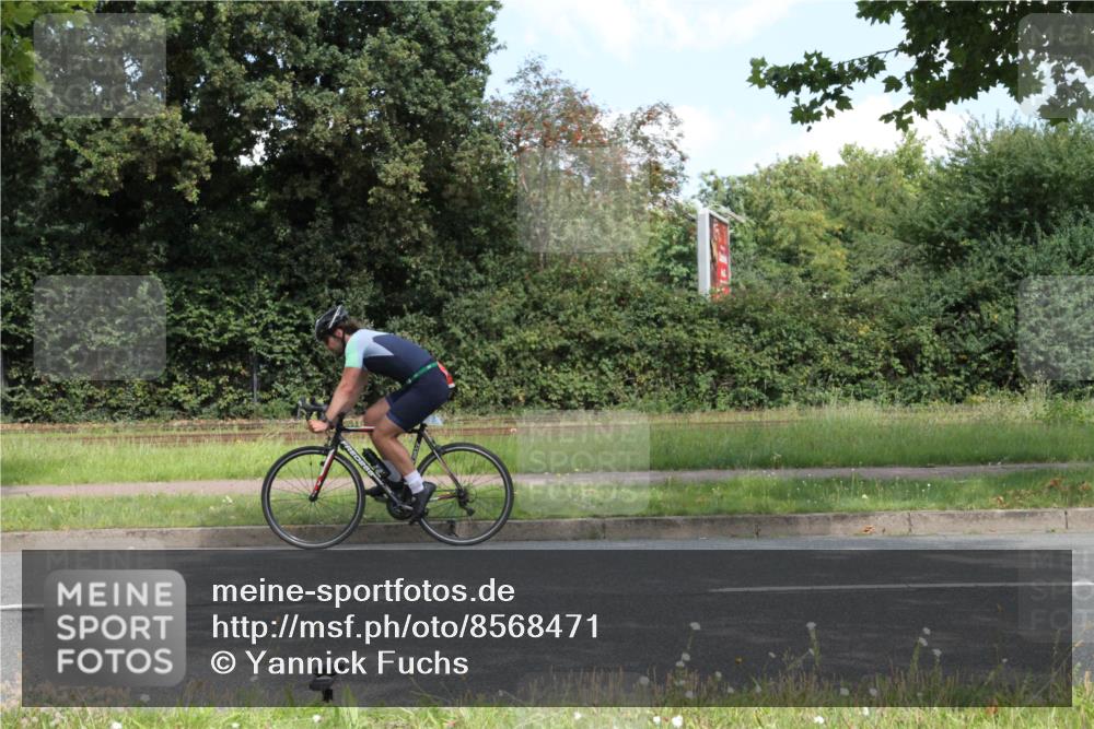 10.08.2025 - GEWOBA Citytriathlon Bremen Yannick Fuchs http://msf.ph/oto/8568471 10.08.2025 12:58:16 Radfahren 619, 726, 813 meine-sportfotos.de