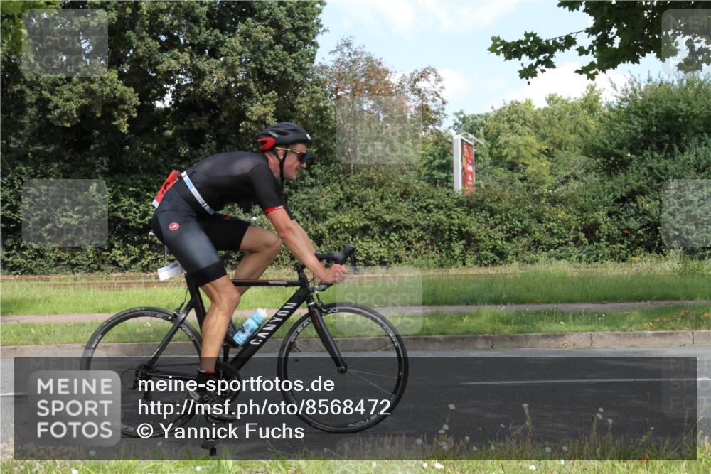 10.08.2025 - GEWOBA Citytriathlon Bremen Yannick Fuchs http://msf.ph/oto/8568472 10.08.2025 12:58:17 Radfahren 619, 726, 813 meine-sportfotos.de