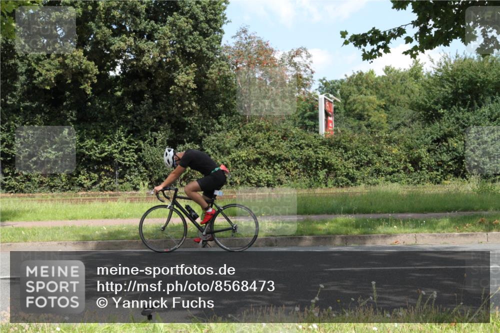 10.08.2025 - GEWOBA Citytriathlon Bremen Yannick Fuchs http://msf.ph/oto/8568473 10.08.2025 12:58:20 Radfahren 619, 726, 813 meine-sportfotos.de