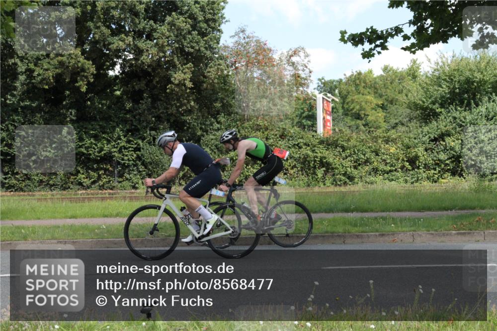 10.08.2025 - GEWOBA Citytriathlon Bremen Yannick Fuchs http://msf.ph/oto/8568477 10.08.2025 12:58:29 Radfahren 609, 619, 726, 795, 870 meine-sportfotos.de
