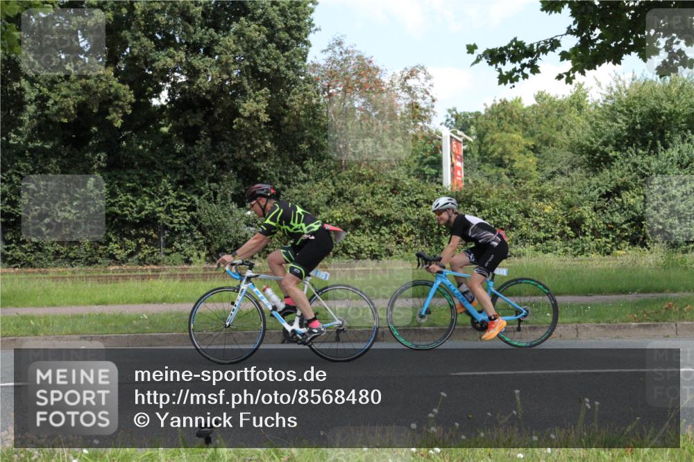 10.08.2025 - GEWOBA Citytriathlon Bremen Yannick Fuchs http://msf.ph/oto/8568480 10.08.2025 12:58:33 Radfahren 609, 726, 795, 802, 870, 910 meine-sportfotos.de